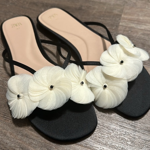 Zara Sandal - Picture 3 of 6